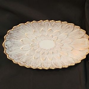 Shallow decorative bowl